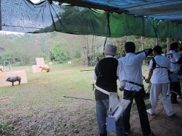 �^�������ʐ^�Ƃ���́A�O���z�����m�̃V�J���Q�����E�E�E