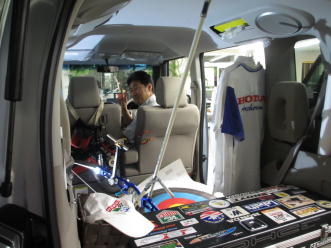 �ˎ�̓�����U������m�|�a�n�w�{�̎ԓ��B